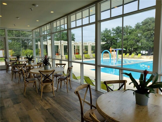 Building Photo - 409 La Dera Dr