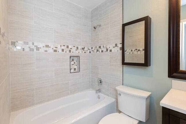 Main Bathroom - 5513 Adobe Falls Rd
