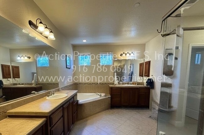 Building Photo - Gated Penryn Patio 2 Story Home, 3 Bedroom...
