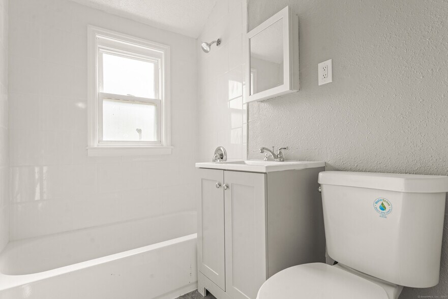 Bathroom - 103 Cannon Rd