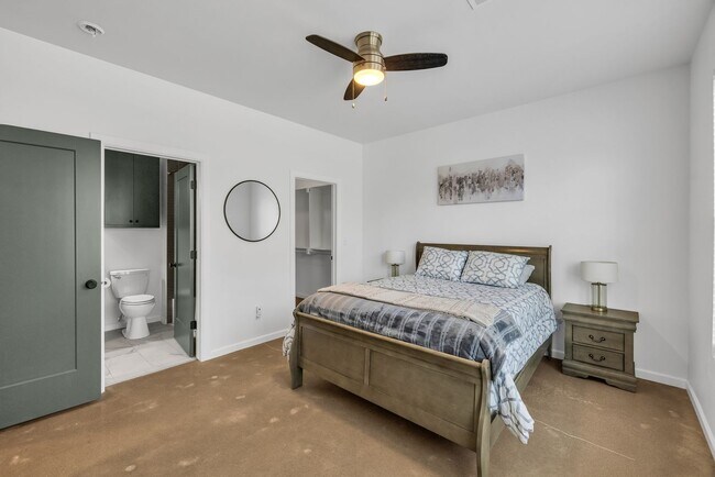 Building Photo - P.57 Kode Properties, LLC 1240-1242