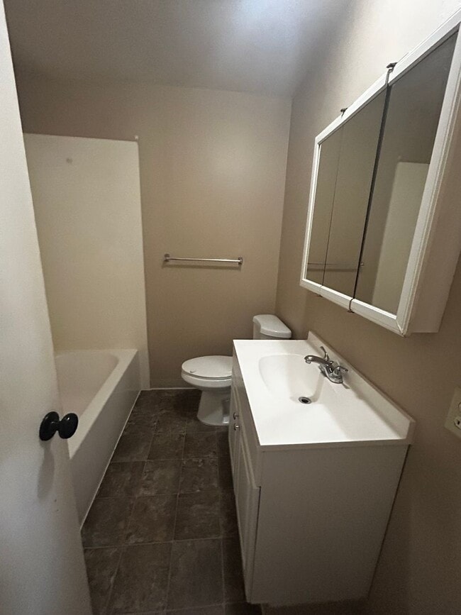 Building Photo - Bonnie Villa Apartments #5