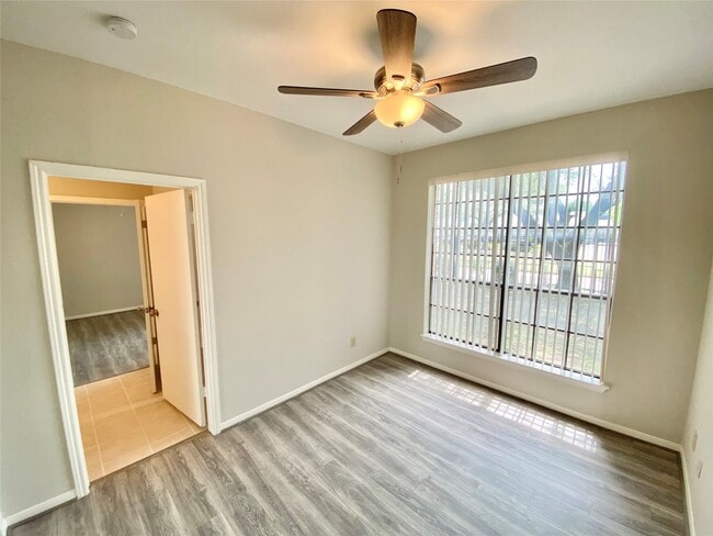 Building Photo - 2121 El Paseo St