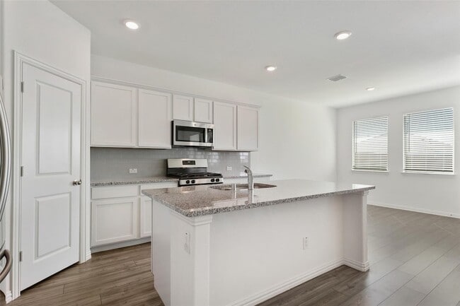 Building Photo - 2157 Clarion Dr