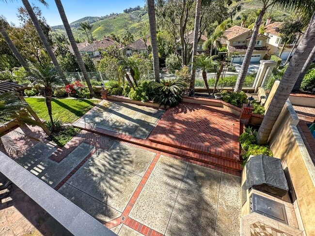 Building Photo - Beautiful Marina Hills Home!