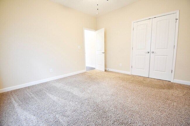 Building Photo - 4 Bedroom 3 Bathroom No Pets
