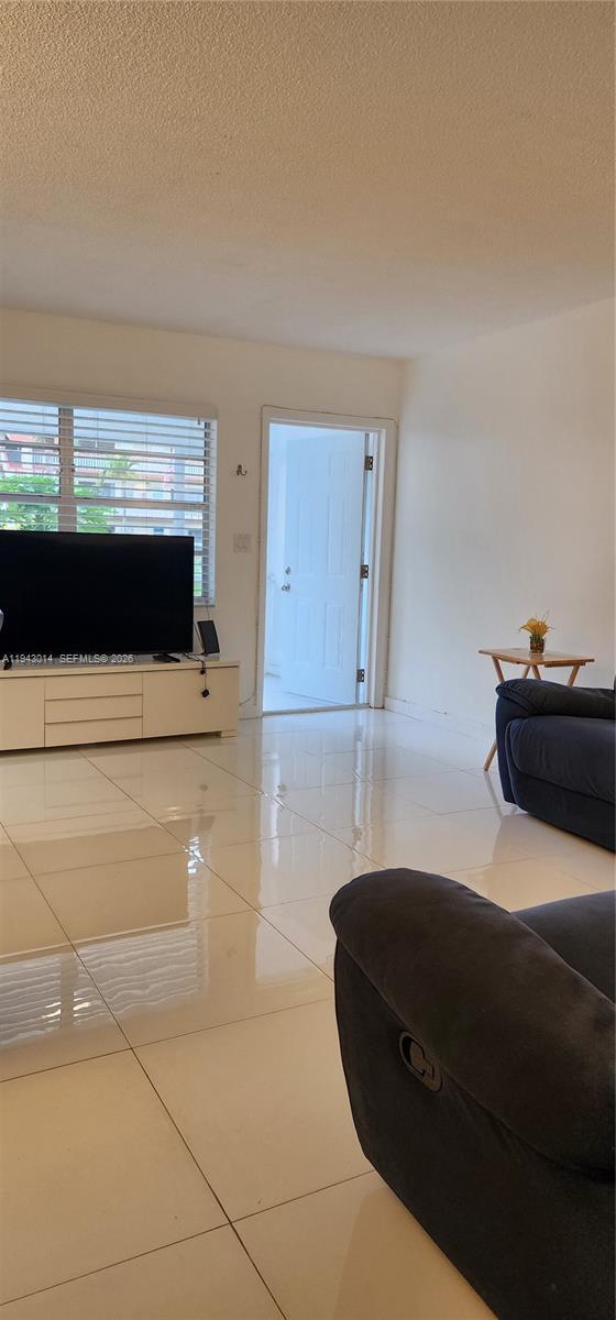 Building Photo - 5300 Washington St