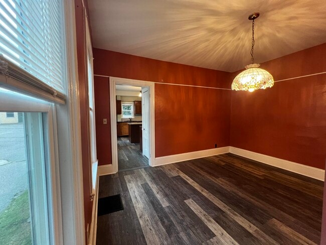 Building Photo - 26 6th St