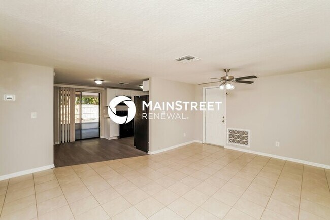 Building Photo - 2 Bedroom Pet-Friendly Home in Port Richey...