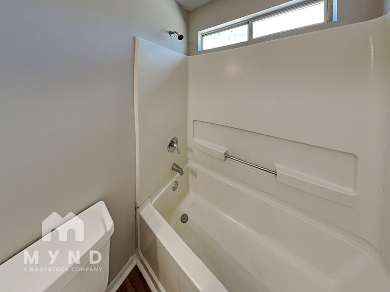 Building Photo - 135 Kimberly Creek Pl