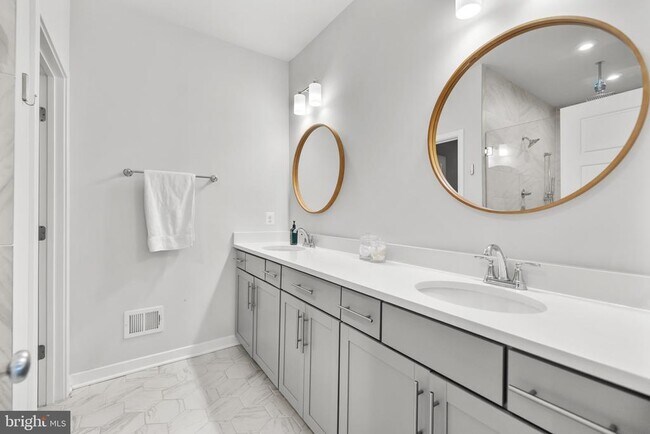 Building Photo - 42338 Nelsonville Ter