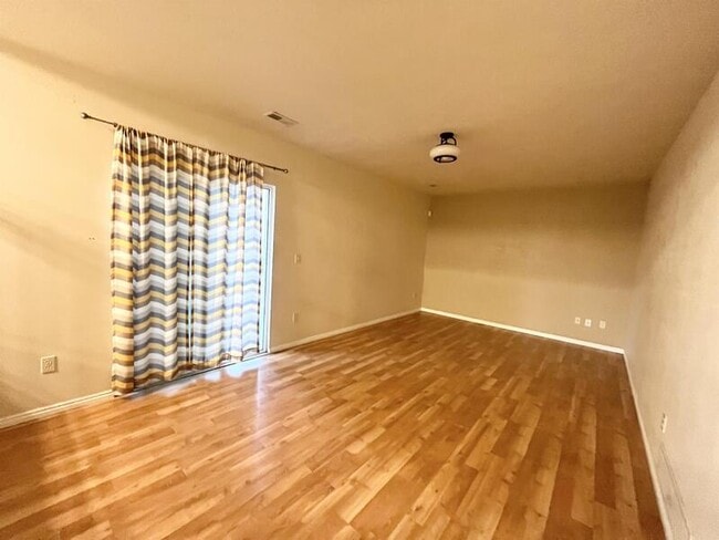 Building Photo - 377 Sego Lily Dr