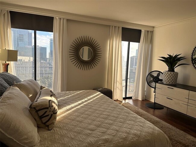 Building Photo - 1122 Colorado St