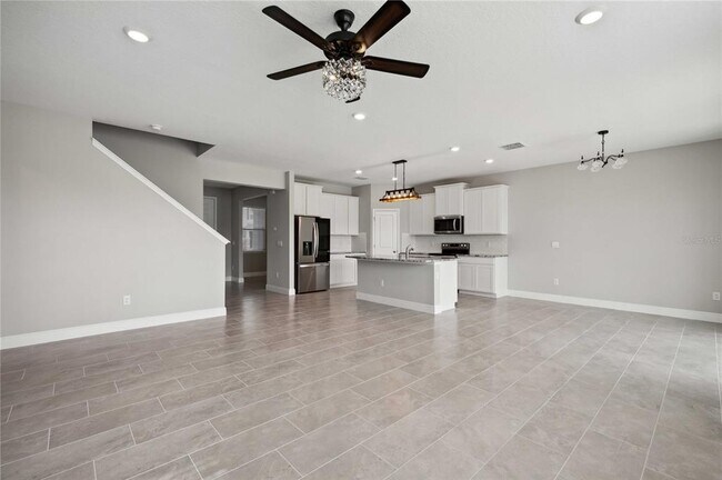 Building Photo - 2560 Warren Acrs Blvd