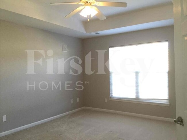 Building Photo - 126 Centerpoint Dr