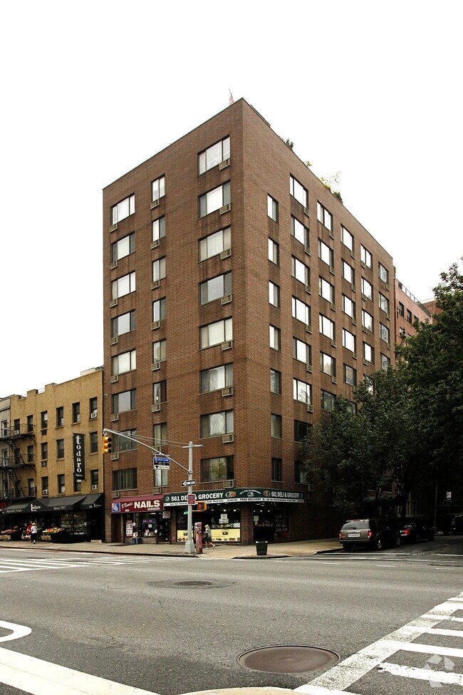 Primary Photo - 250 E 31st St