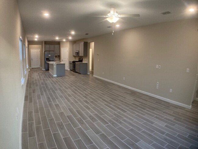 Building Photo - 3 Bed / 2.5 Bath Home  - ****SPECIAL - 3 W...