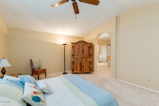 Building Photo - Location! Location! Beautiful 4 Bedroom/ 3 Bath Home! Ray/Kyrene