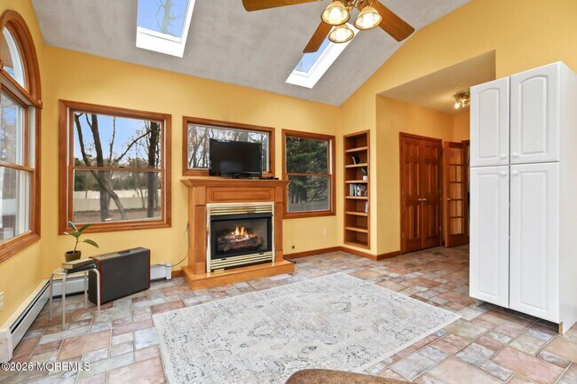 Building Photo - 1244 Whitesville Rd