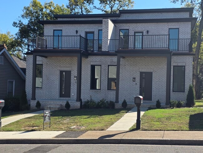 EXTERIOR, FRONT - 2715 Delaware Ave