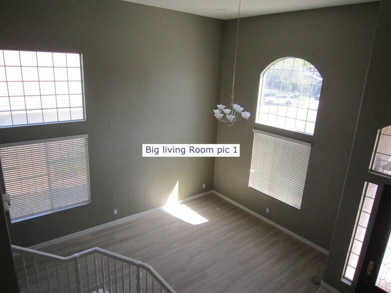 Building Photo - 1181 Kestrel Cir