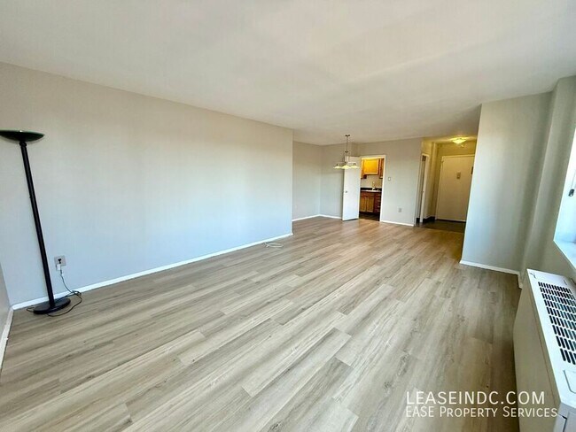 Building Photo - 4000 Tunlaw Rd NW