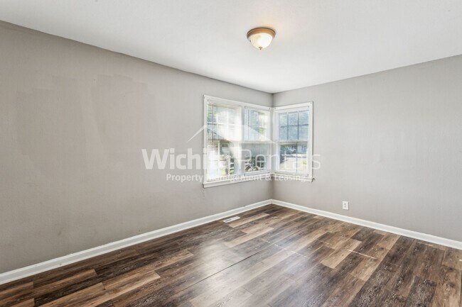 Building Photo - 3 bedroom 1 bath home