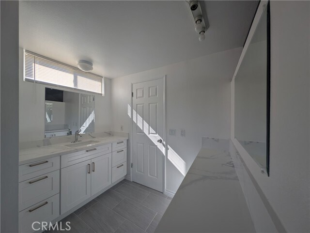 Building Photo - 30516 Sandtrap Dr