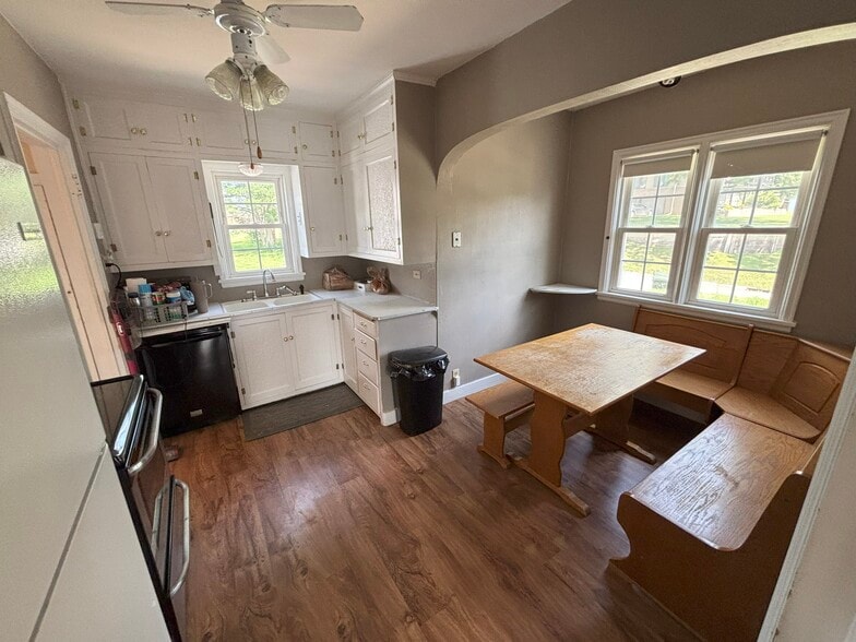 Kitchen - 3125 Laurel Avenue