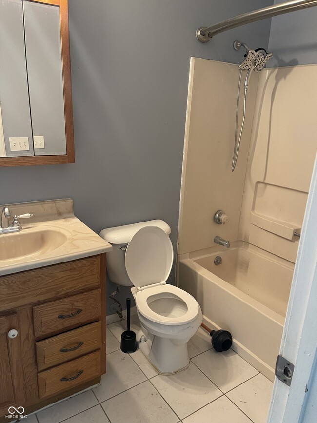 Building Photo - 6268 Glenshire Ln