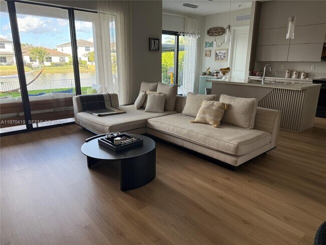 Building Photo - 17507 SW 43rd St