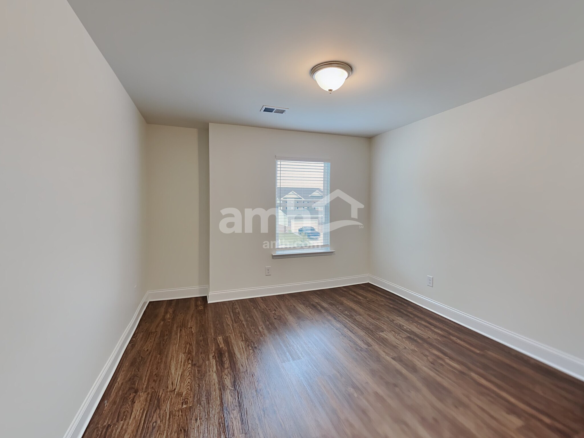 Building Photo - 2018 The Ln NE