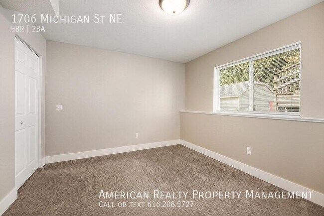 Building Photo - 1706 Michigan St NE