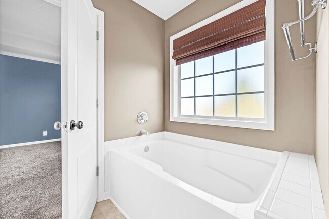 Building Photo - 3 Bedroom Pet Friendly Home For Rent With ...