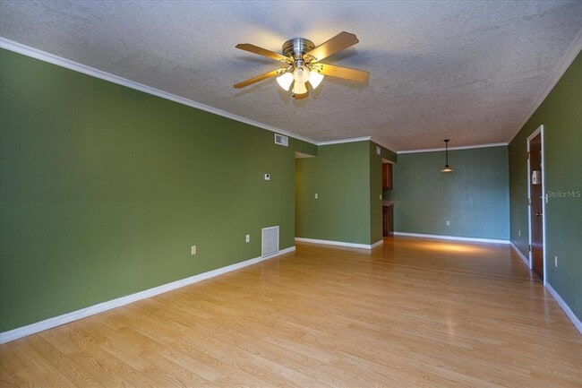 Building Photo - 908 Lake Destiny Rd