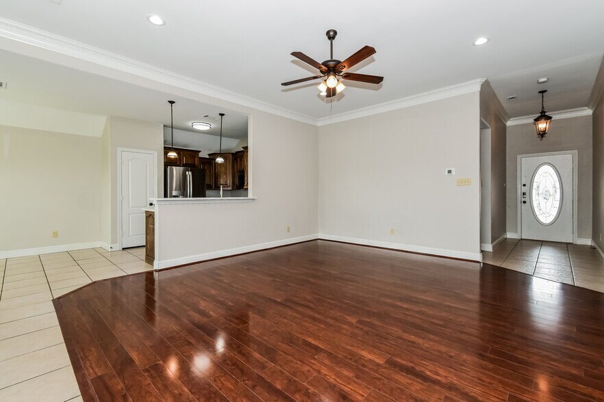 Building Photo - 308 Autumn Trail