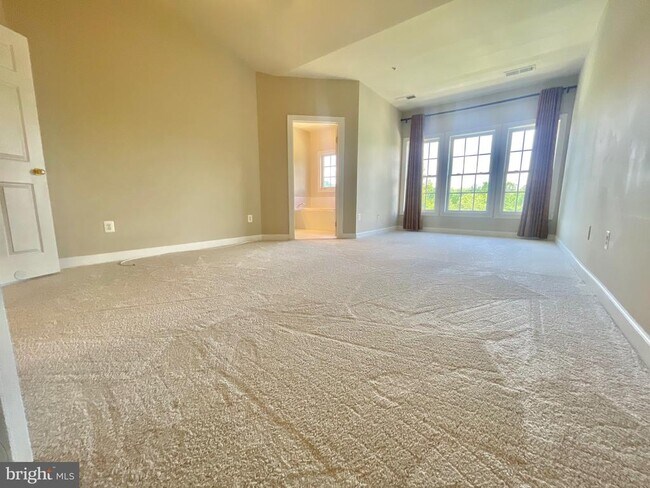 Building Photo - 3550 Tabard Ln