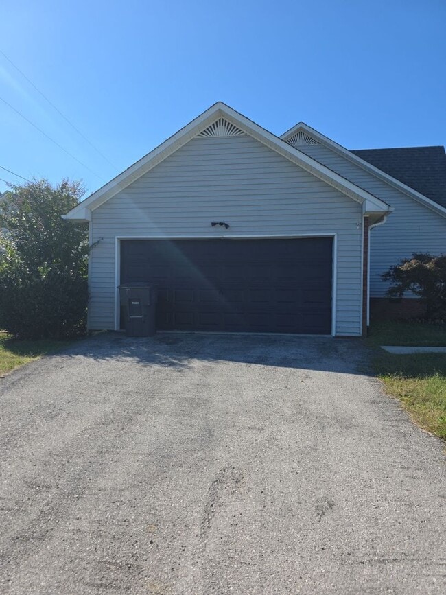 Building Photo - Beautifully Renovated 3-Bedroom Single-Family Home with 2-Car Garage Near HWY 111