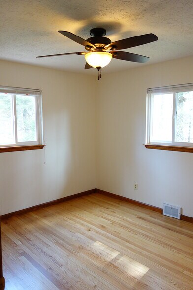 Building Photo - 62 Cherry St