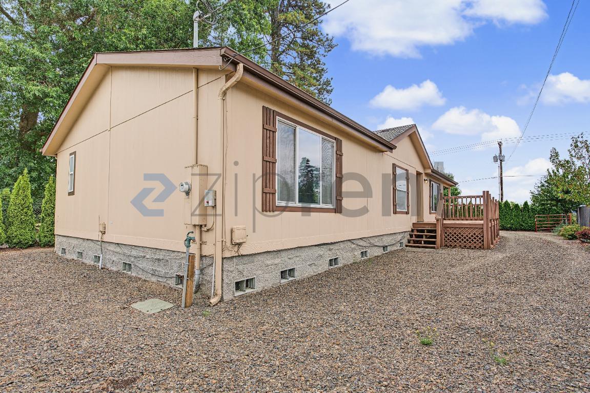 Building Photo - Unit