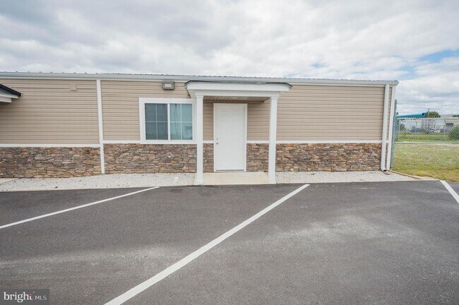 Building Photo - 123 Bateman St