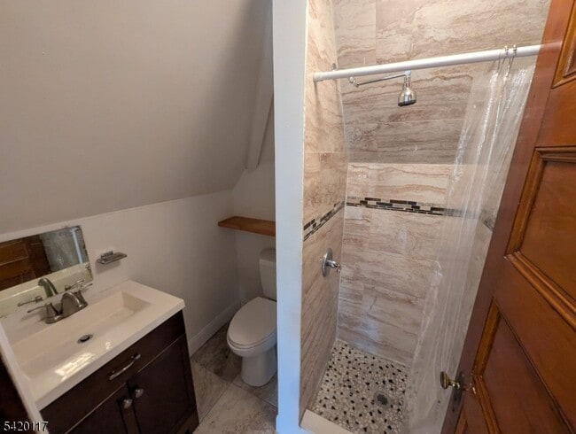 Building Photo - 124 2nd Ave