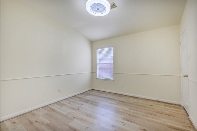 Building Photo - 3018 Park Springs Ln