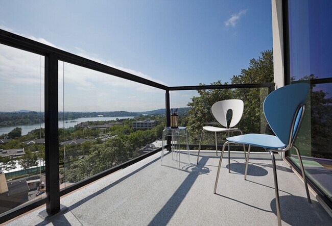 Interior Photo - Sophia's View