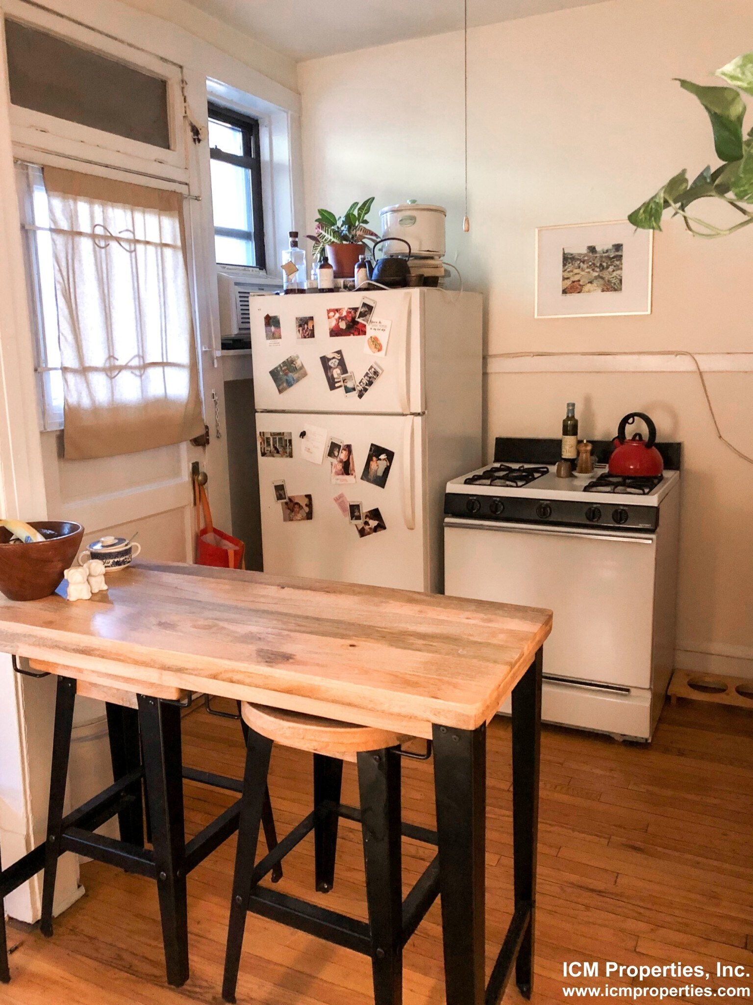 Building Photo - 539 W Arlington