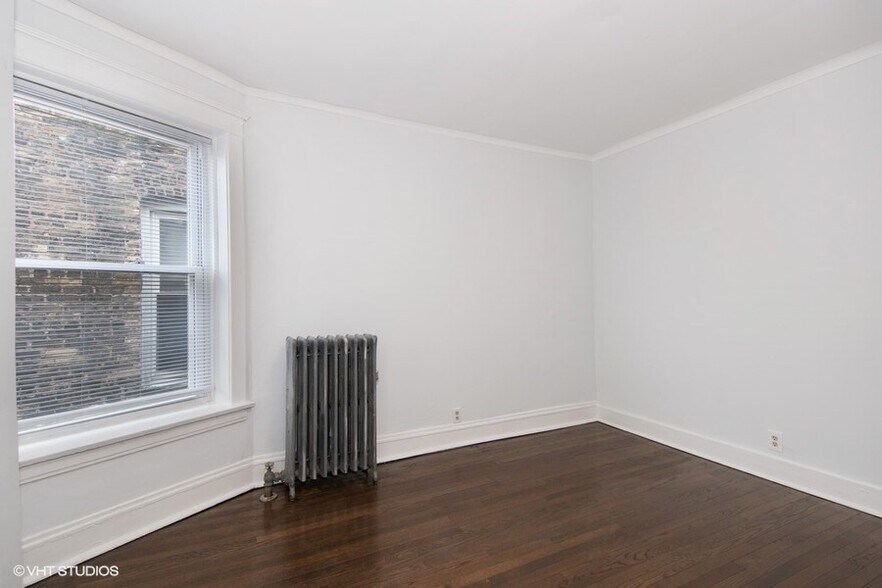 Building Photo - 2040 W Birchwood Ave