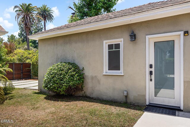 Building Photo - 1469 Las Lunas St