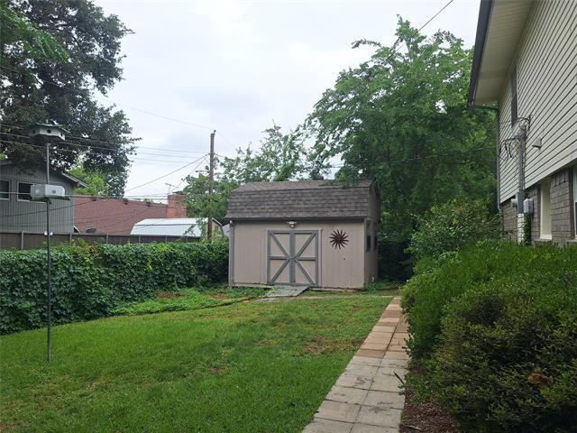 Building Photo - 8430 Birchcroft Dr