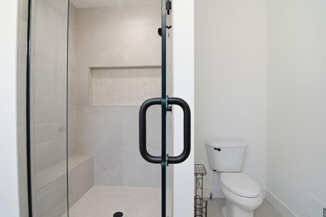 Building Photo - 5980 Willow Grove