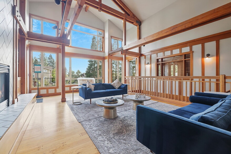 Building Photo - Pinnacle Sonata